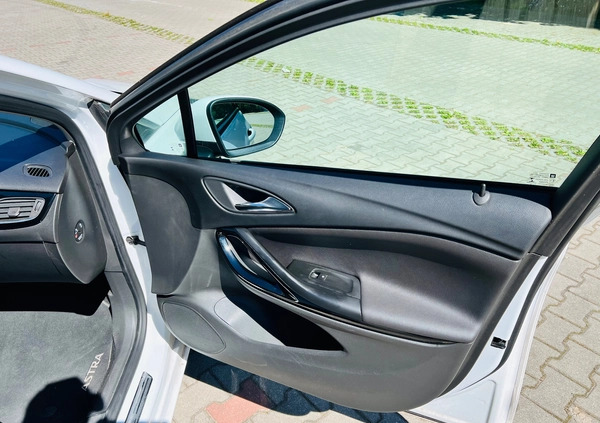 Opel Astra cena 31500 przebieg: 260000, rok produkcji 2016 z Tomaszów Mazowiecki małe 326